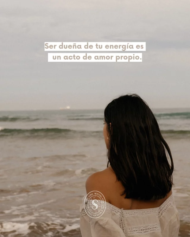 ❊A veces no necesitas un plan.
Ni un consejo.
Ni la aprobación de nadie.

Solo necesitas recordarte quién eres
y tener el valor de romper con todo lo que ya no va contigo.

Tu poder empieza cuando dejas de obedecer
y empiezas a escucharte.

Si esto te ha removido…
guárdalo.
Y compártelo con quien también necesite encenderse hoy 🔥

📷 @aioraponce